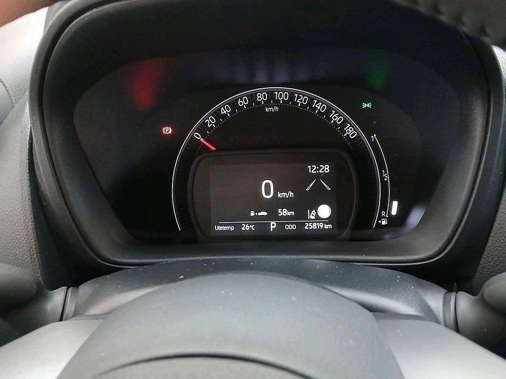 Vehicle Image 16