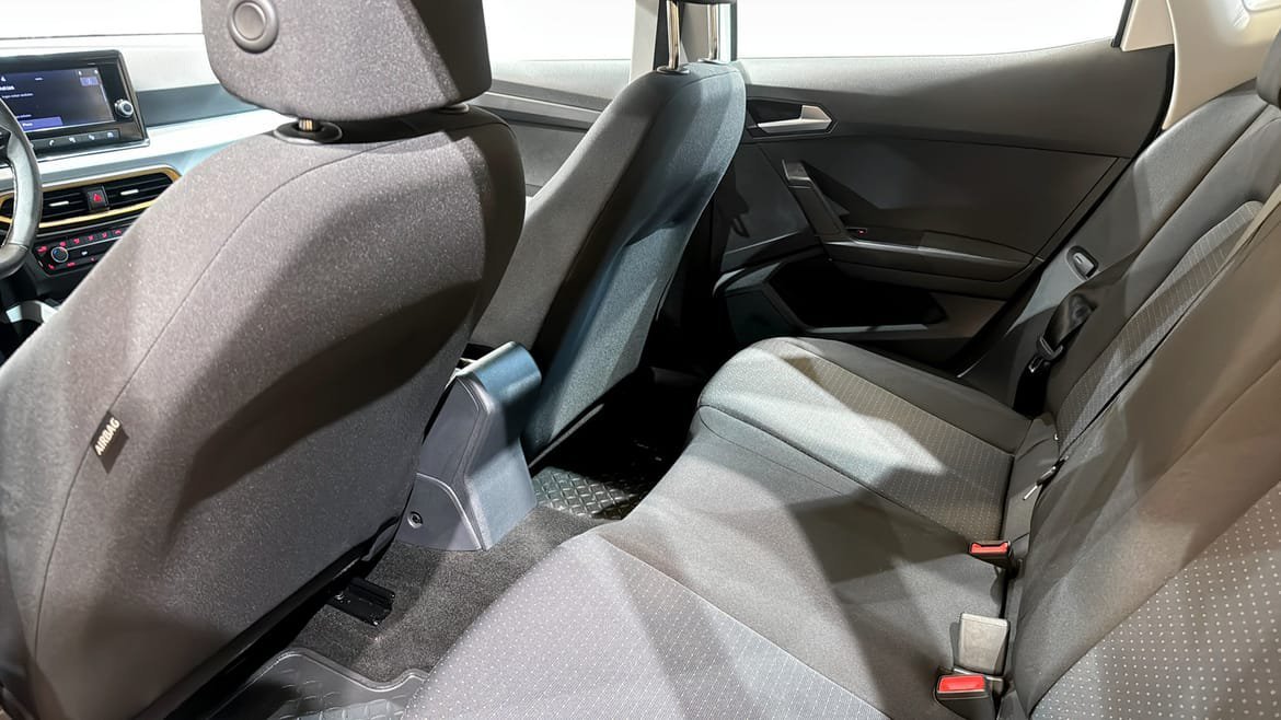 Vehicle Image 11