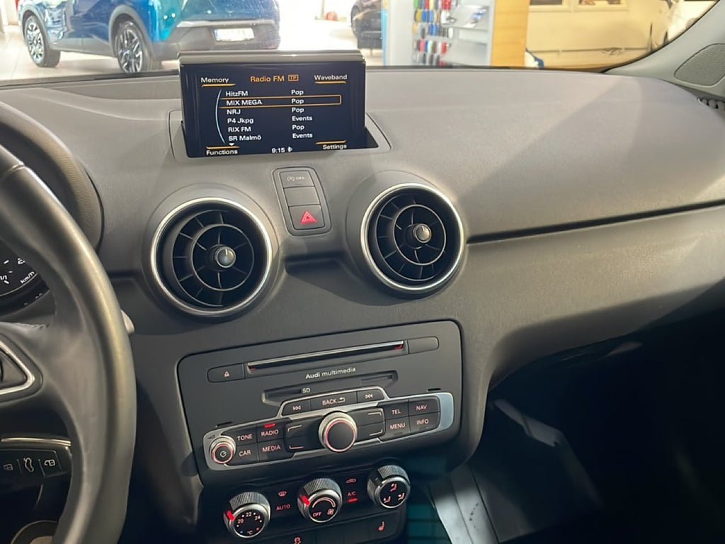 Vehicle Image 10