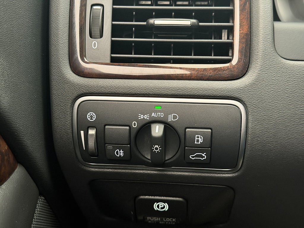 Vehicle Image 28