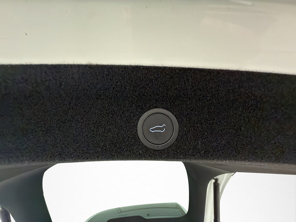 Vehicle Image 28