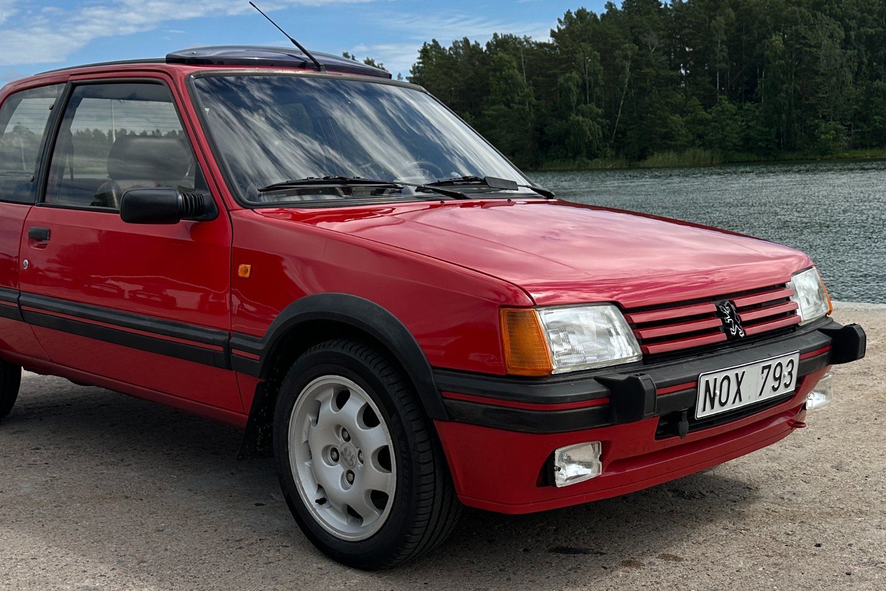 Vehicle Image 9