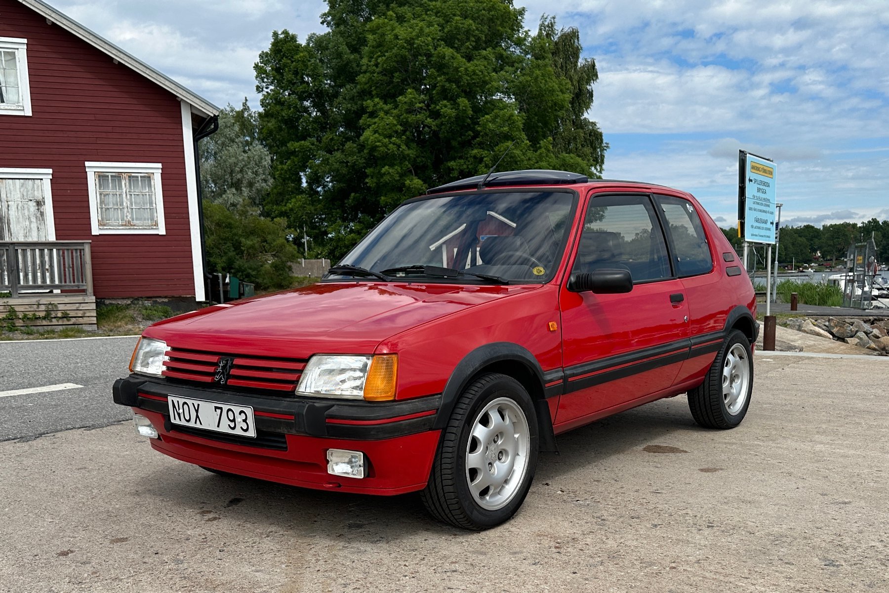 Vehicle Image 12