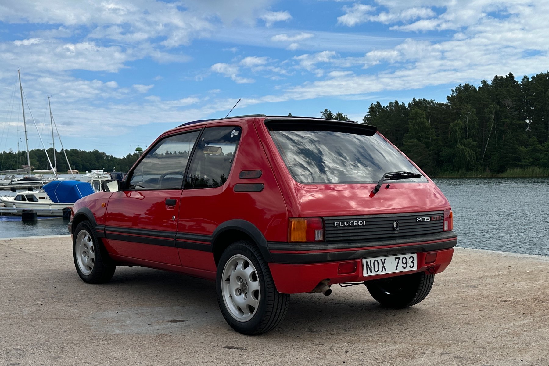 Vehicle Image 23