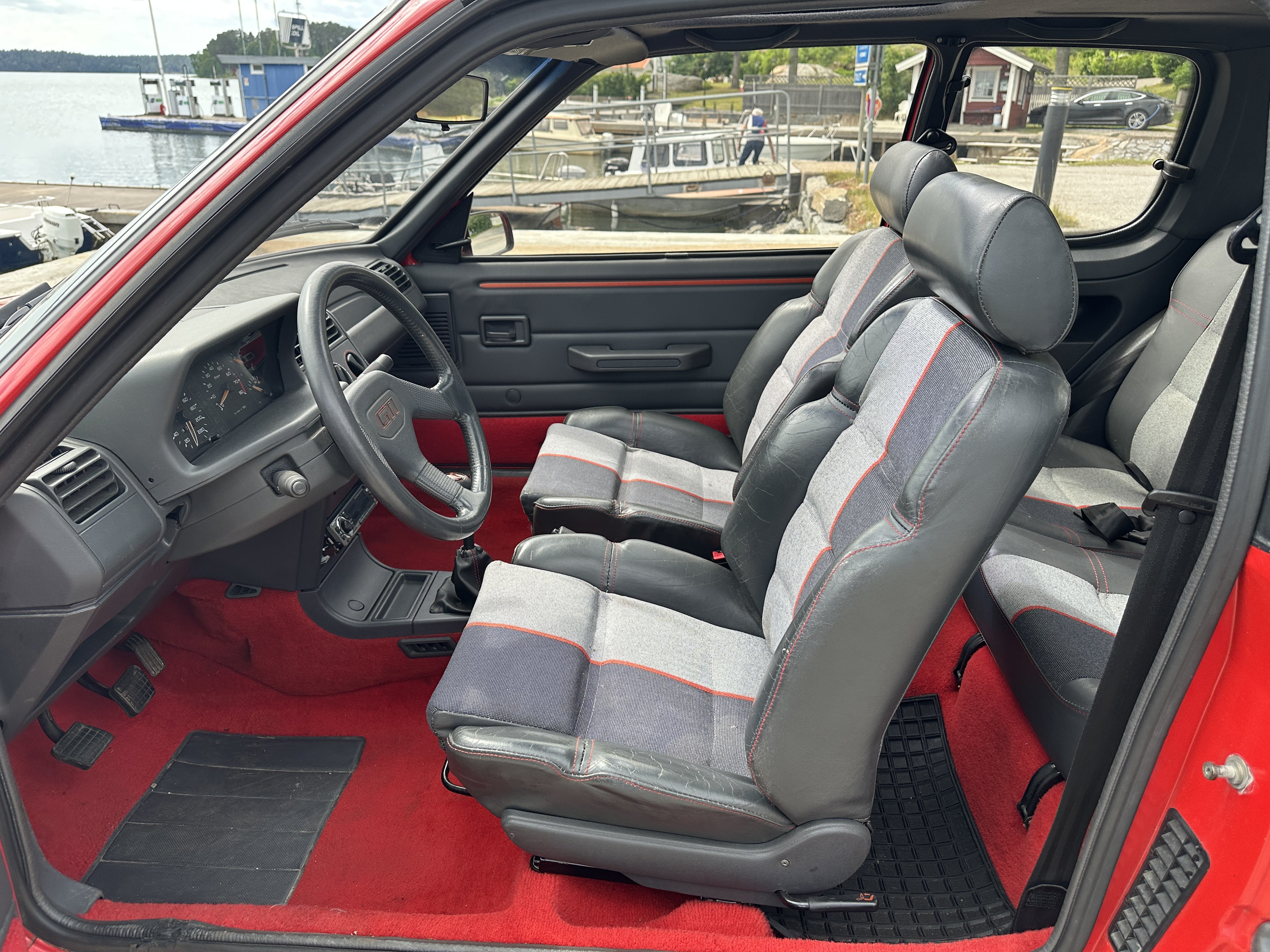 Vehicle Image 35