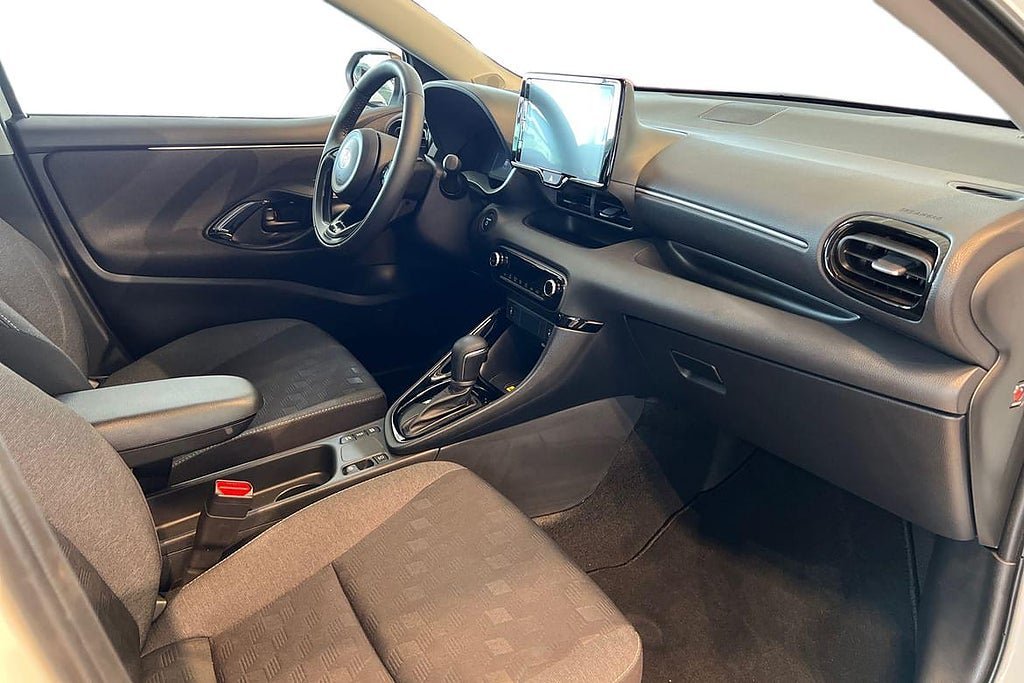 Vehicle Image 6