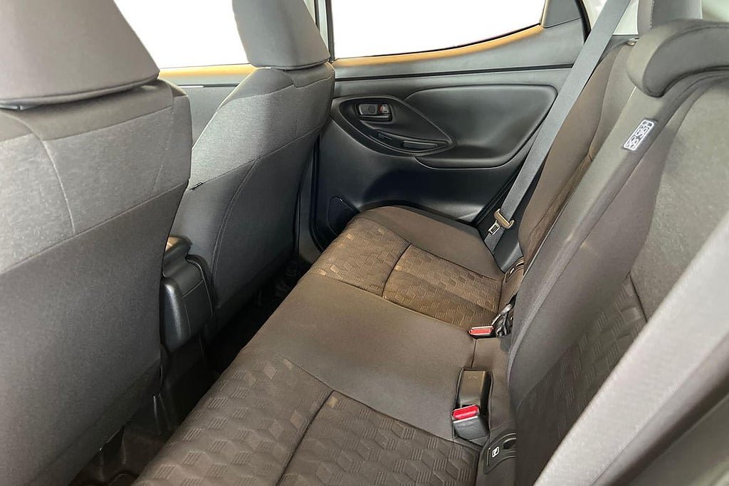 Vehicle Image 11