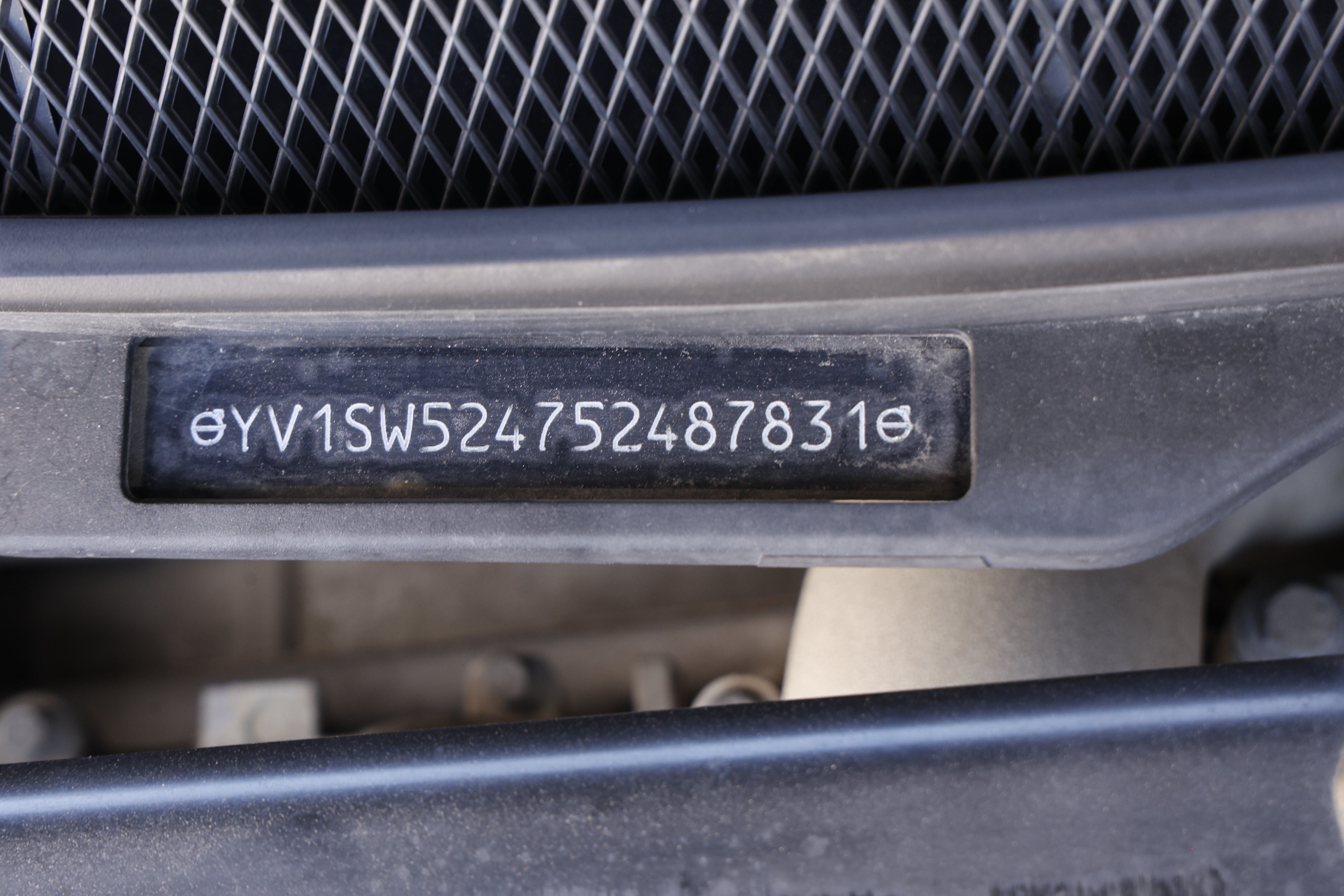 Vehicle Image 25