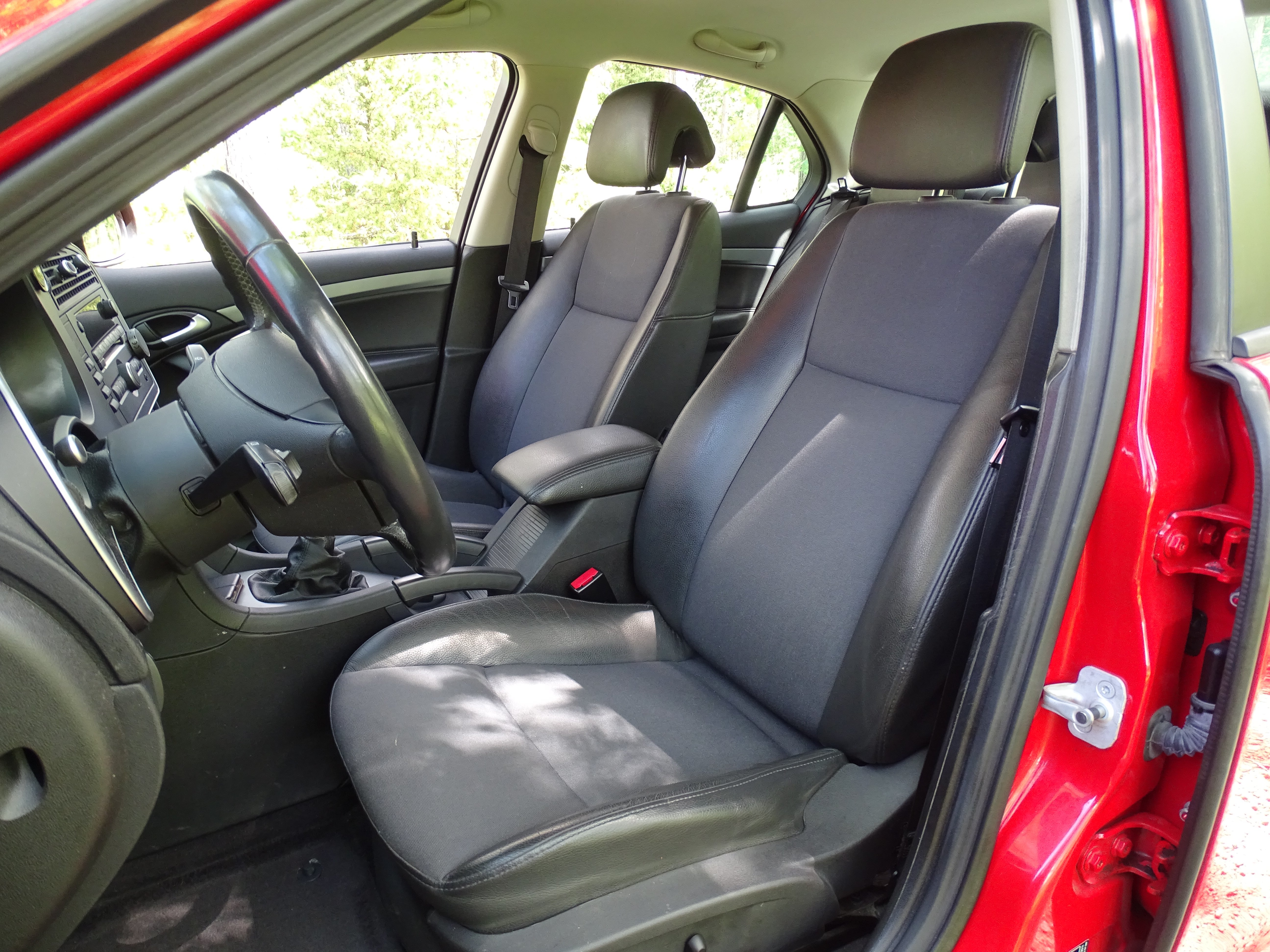 Vehicle Image 32