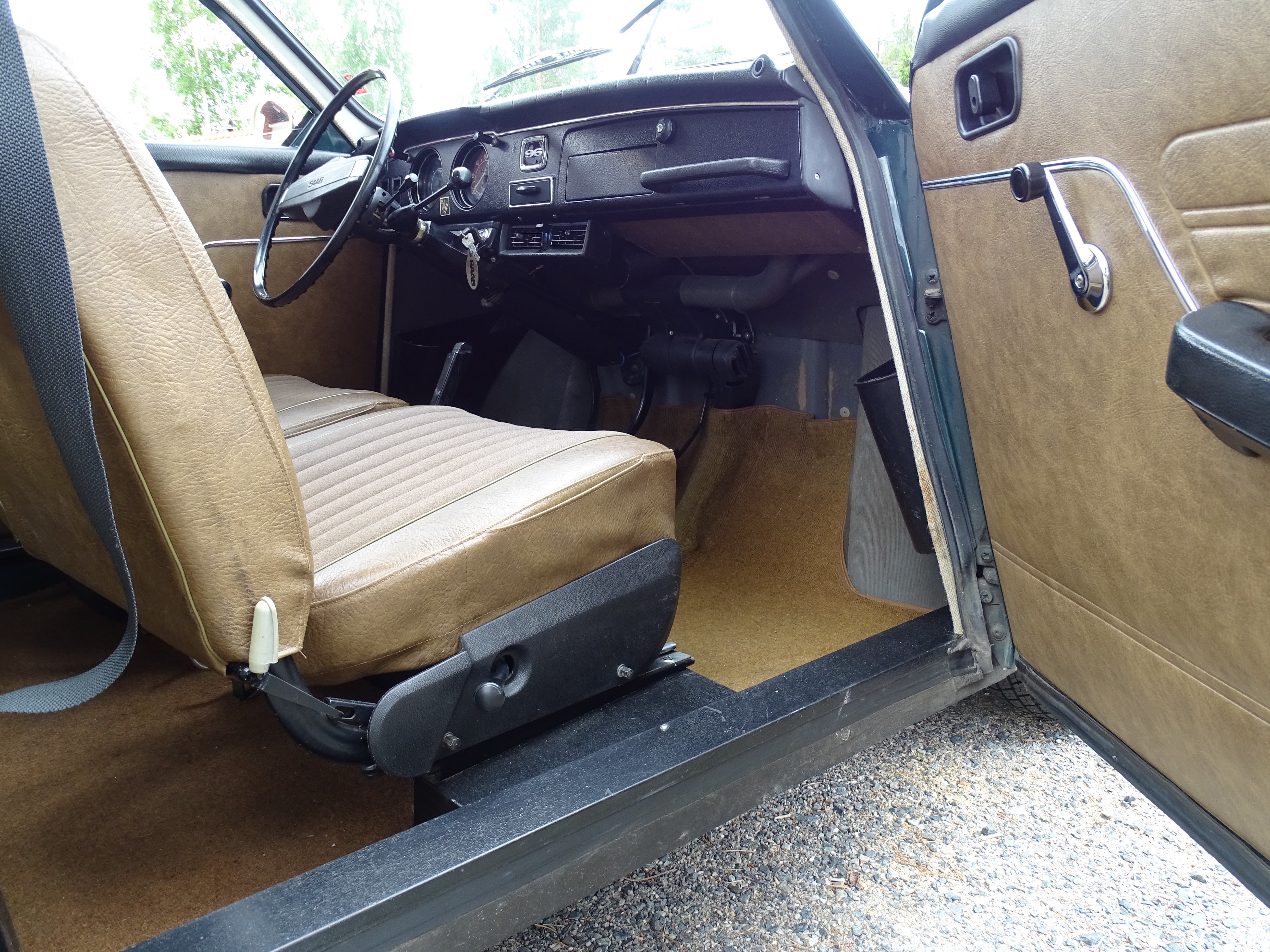Vehicle Image 32