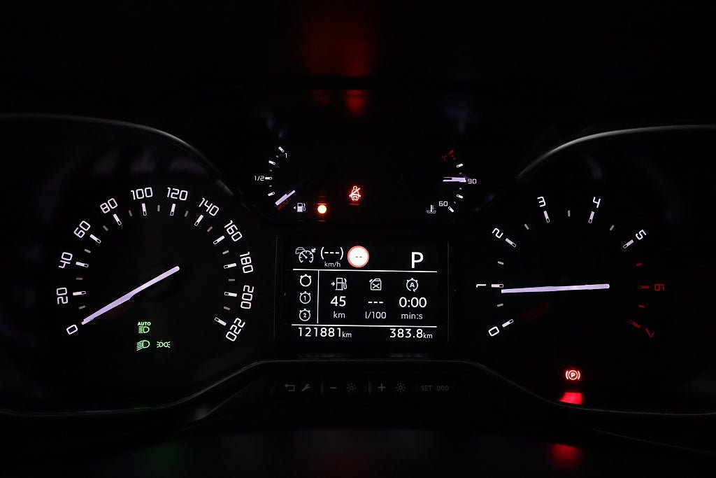 Vehicle Image 18
