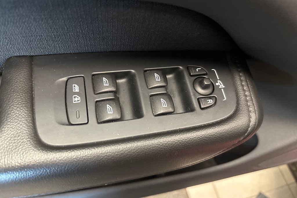 Vehicle Image 24