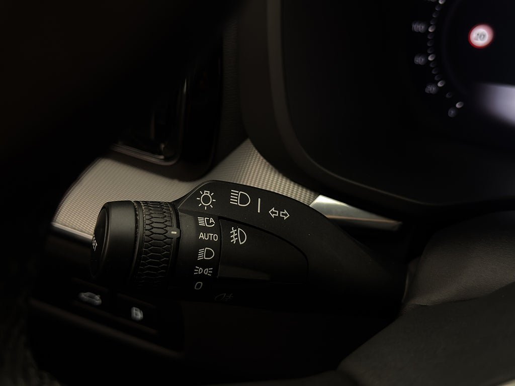 Vehicle Image 28