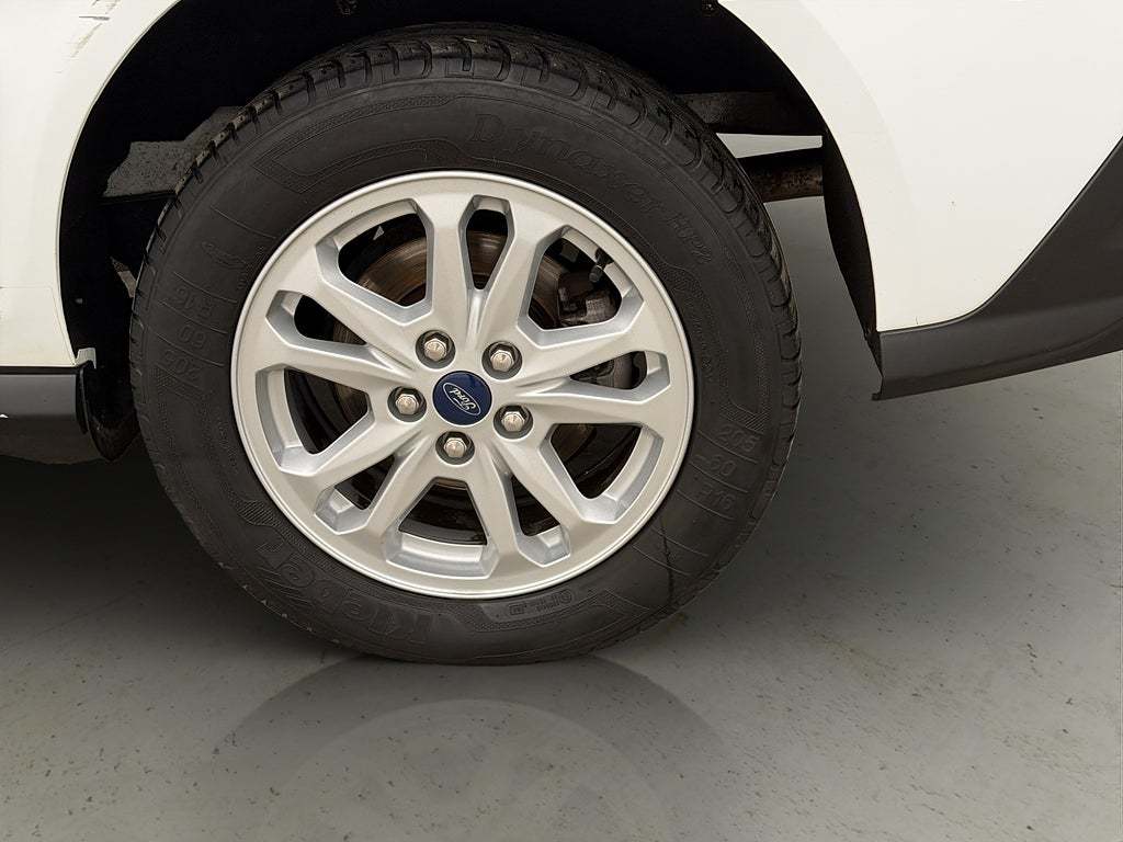 Vehicle Image 25