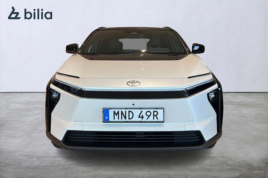 Vehicle Image 6