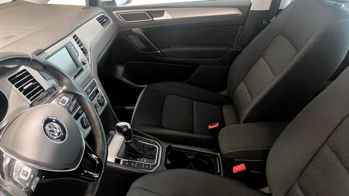 Vehicle Image 8
