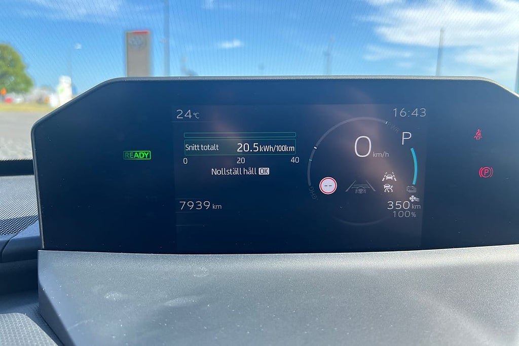 Vehicle Image 16