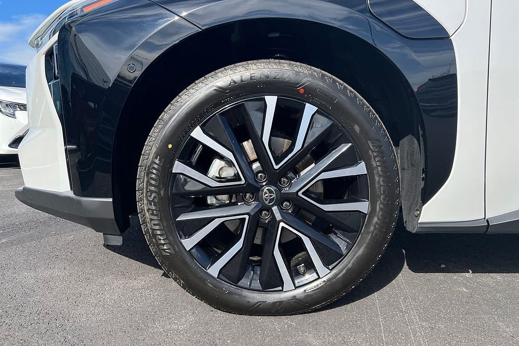 Vehicle Image 17