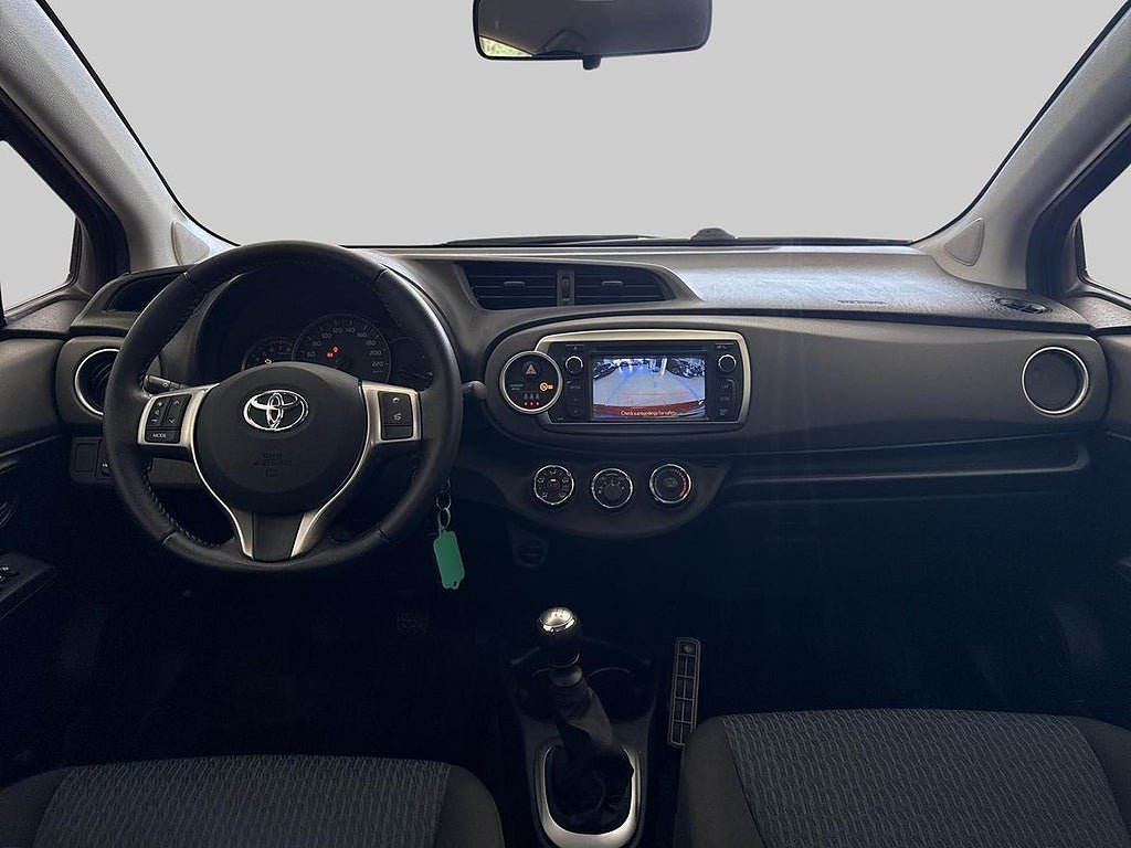 Vehicle Image 11