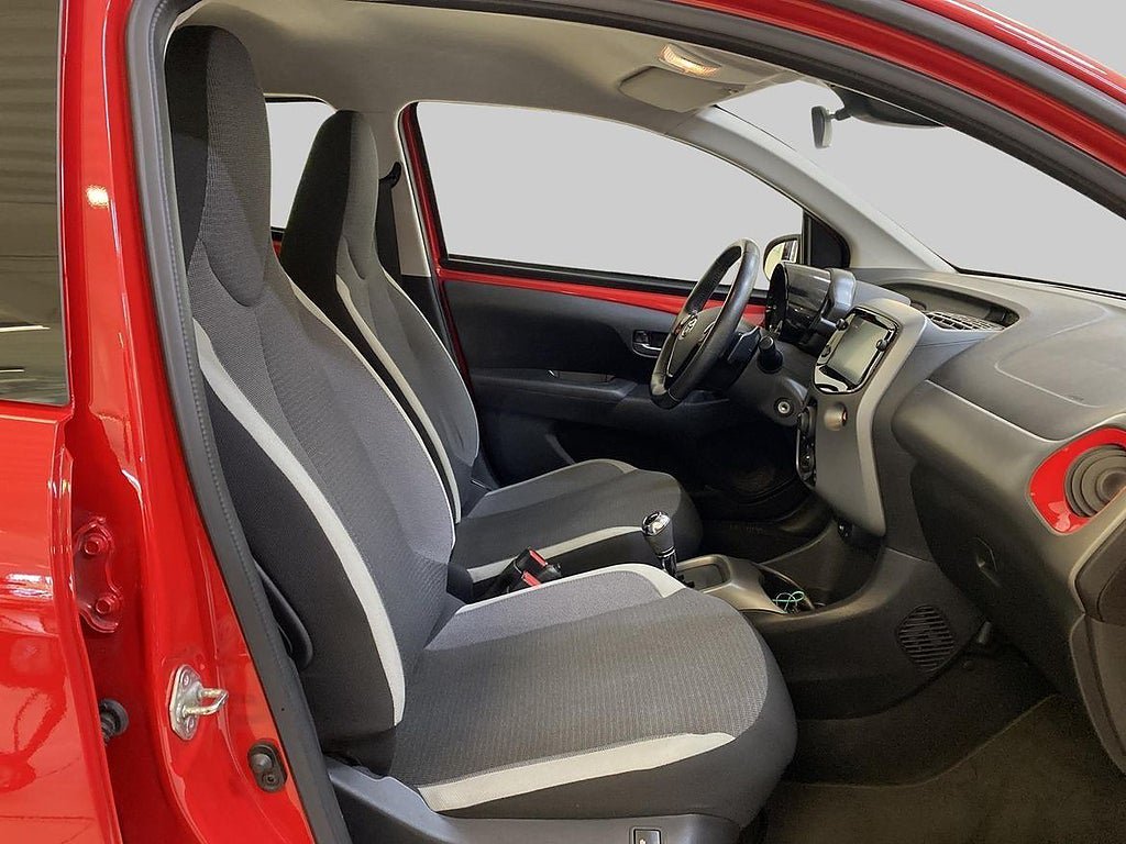 Vehicle Image 10