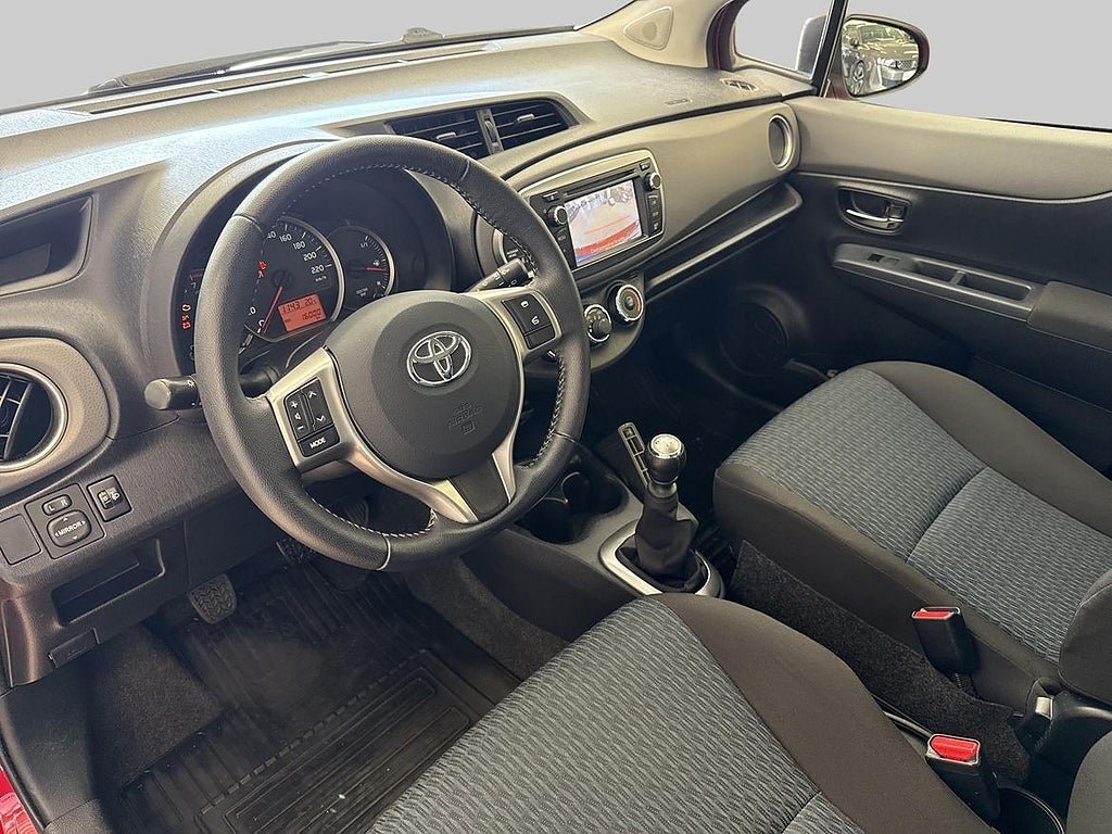 Vehicle Image 13