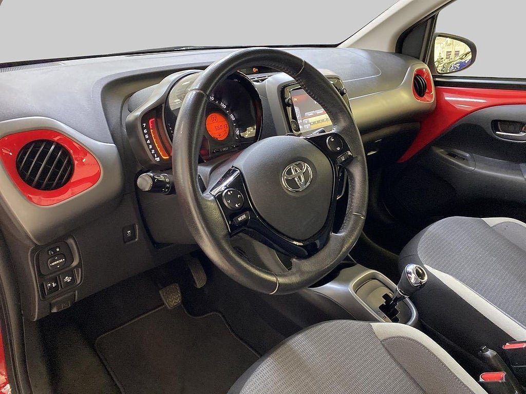 Vehicle Image 14