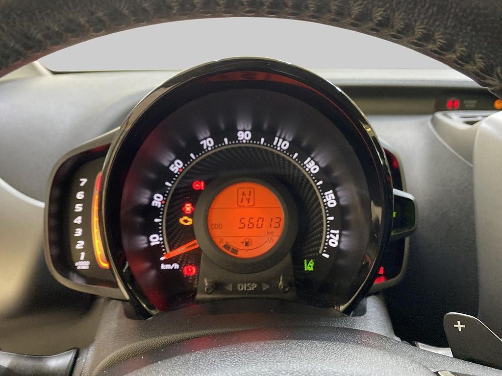 Vehicle Image 15