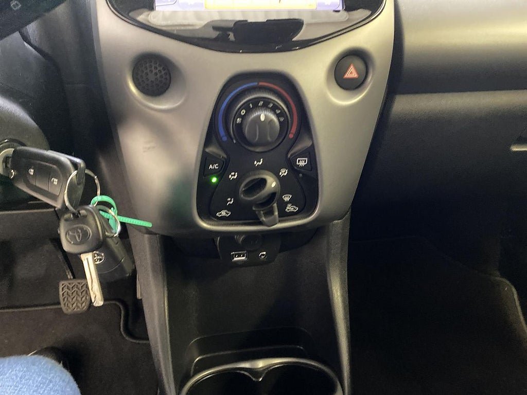 Vehicle Image 17
