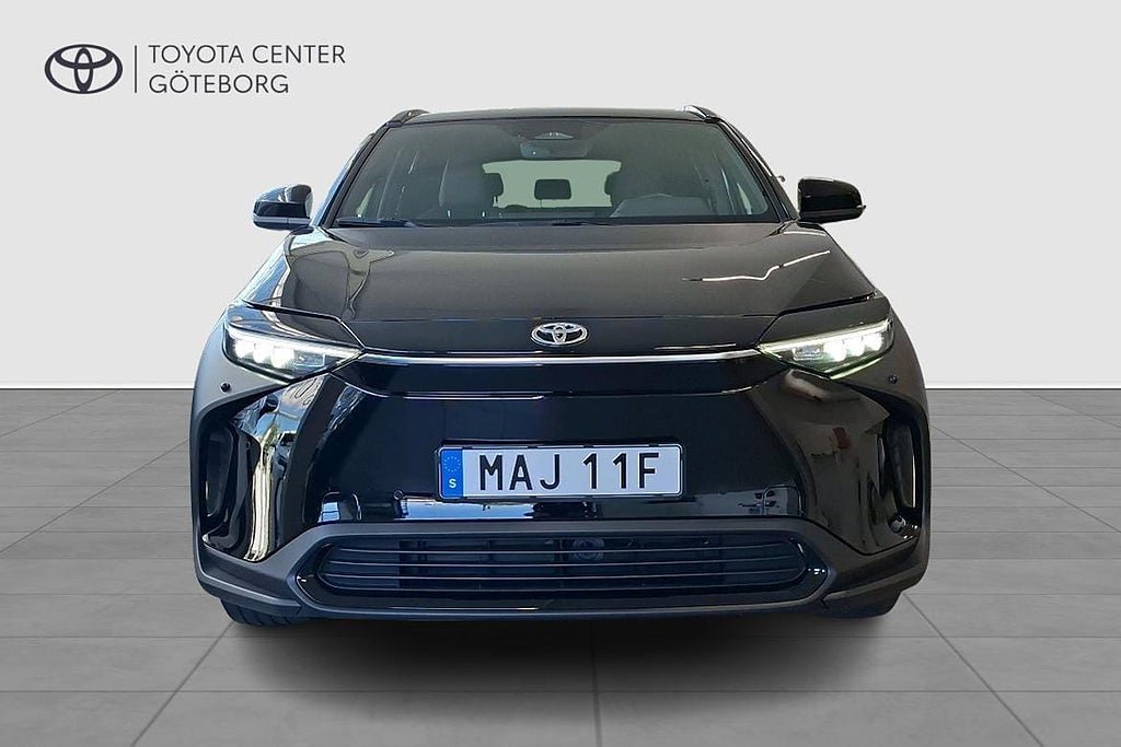 Vehicle Image 8