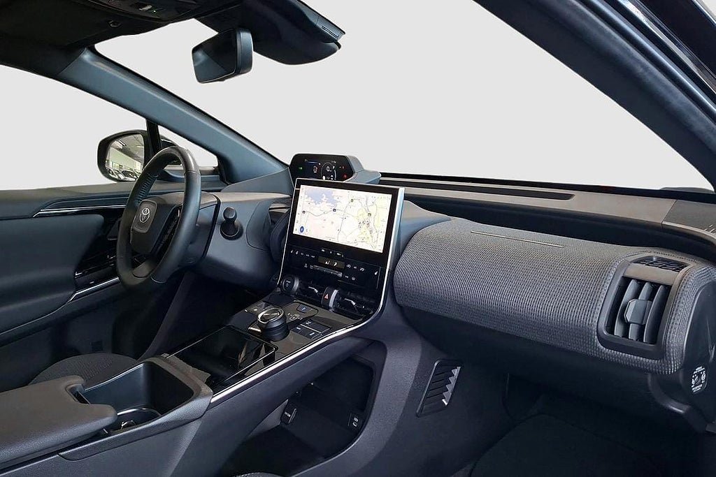 Vehicle Image 9