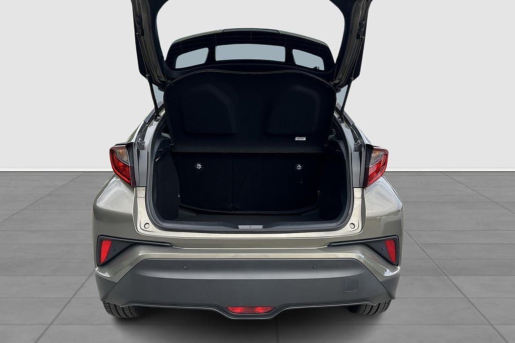 Vehicle Image 12