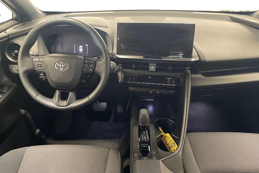 Vehicle Image 10