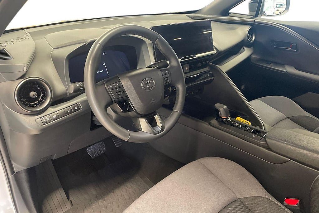 Vehicle Image 14