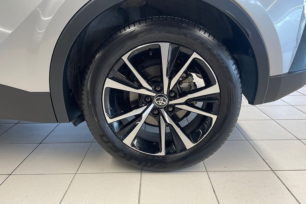 Vehicle Image 17