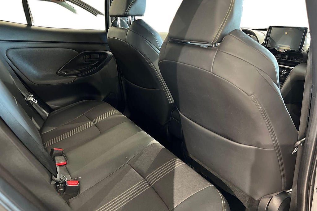Vehicle Image 9