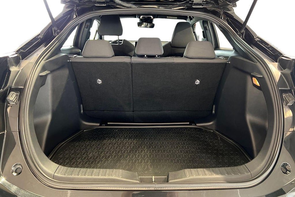 Vehicle Image 12