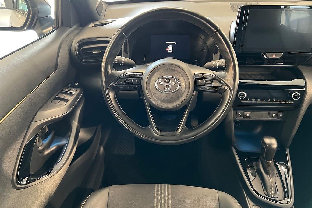 Vehicle Image 11