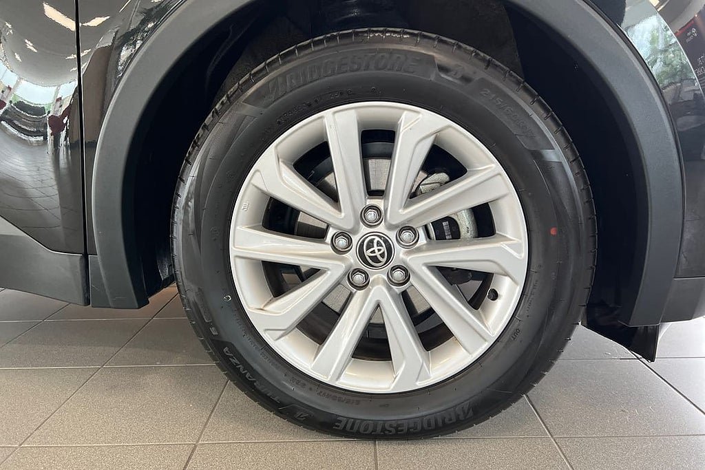 Vehicle Image 17