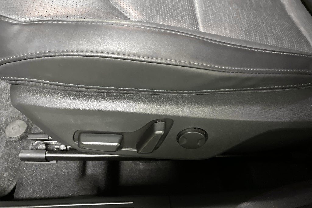 Vehicle Image 18