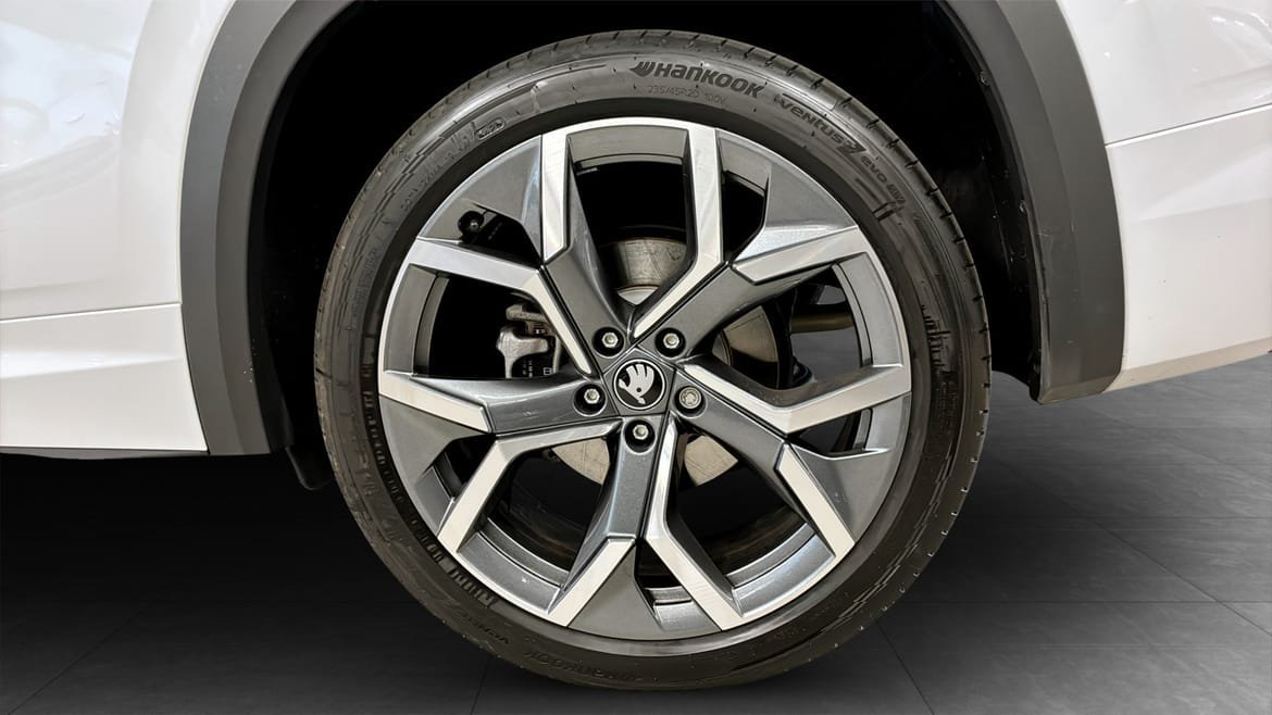 Vehicle Image 6