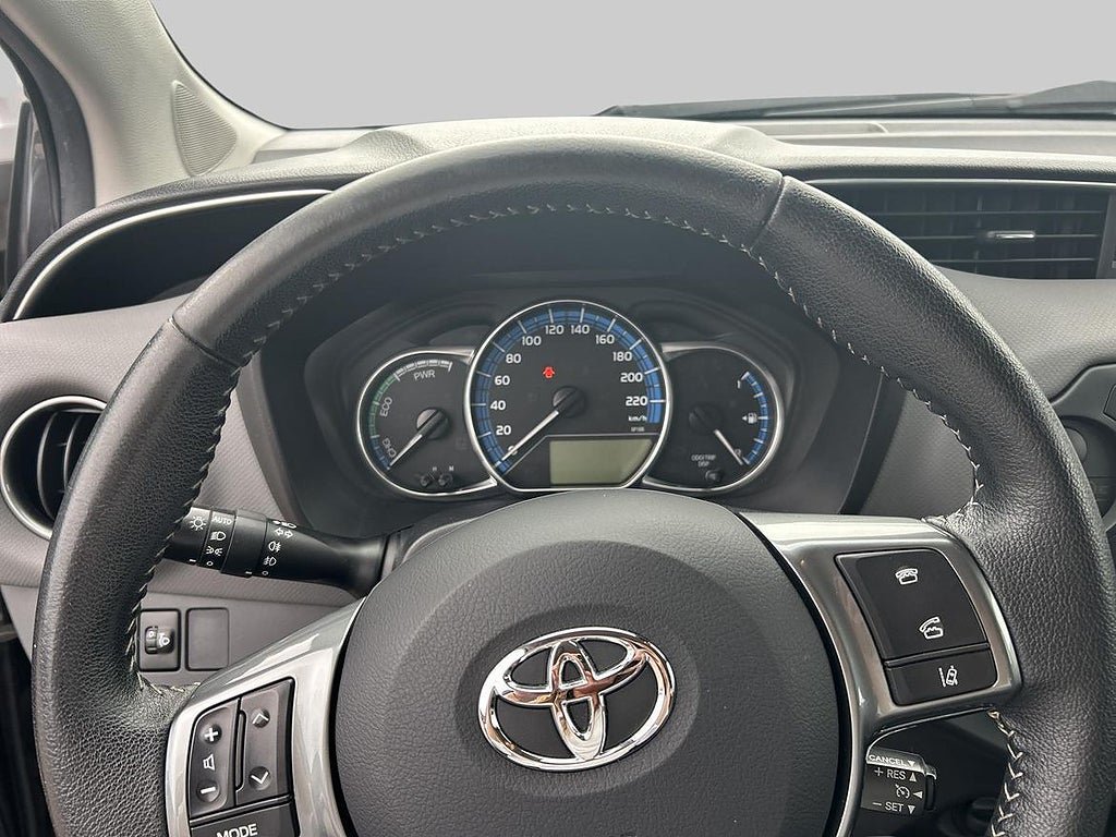 Vehicle Image 15