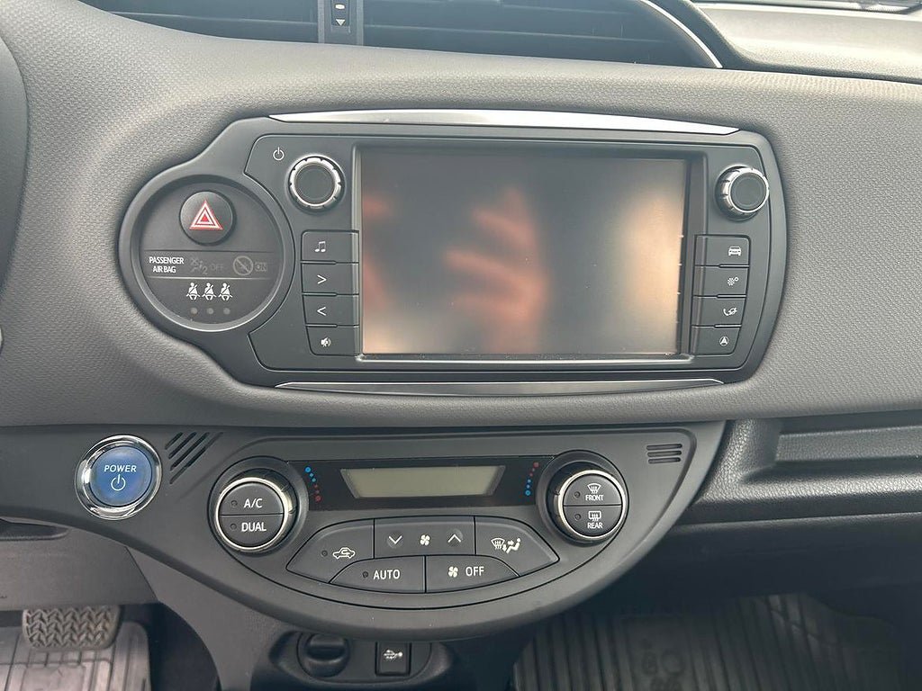 Vehicle Image 17