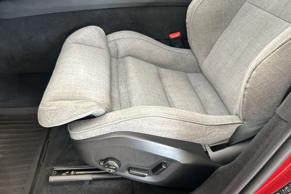 Vehicle Image 24