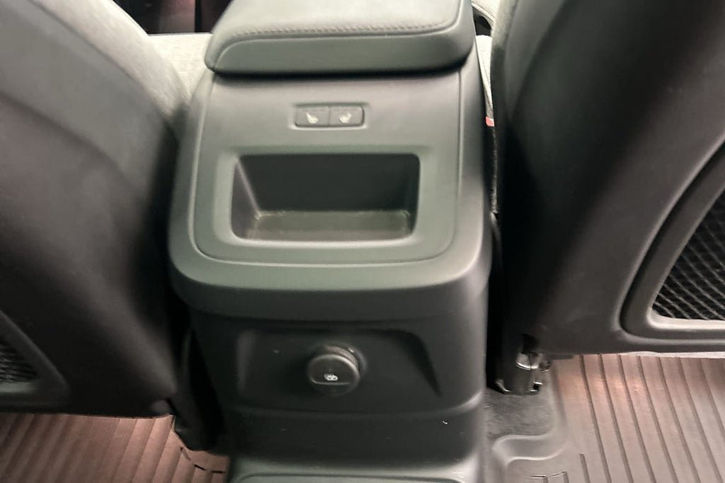 Vehicle Image 28