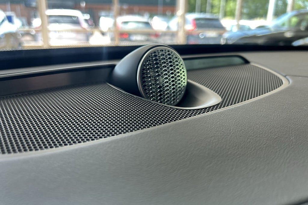 Vehicle Image 28