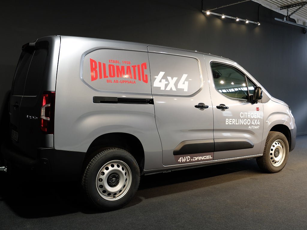 Vehicle Image 9