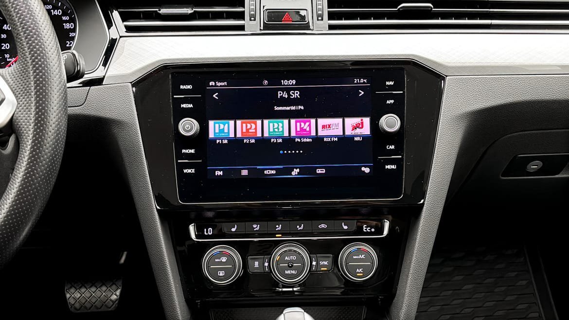Vehicle Image 9