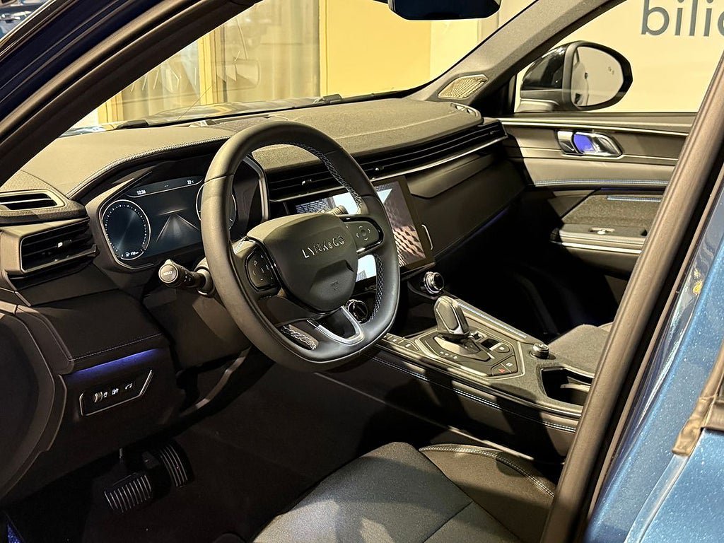 Vehicle Image 10