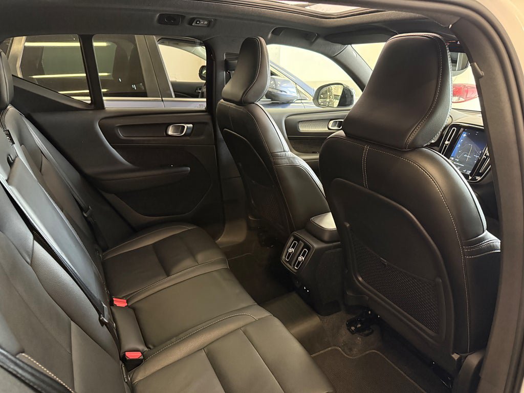 Vehicle Image 19