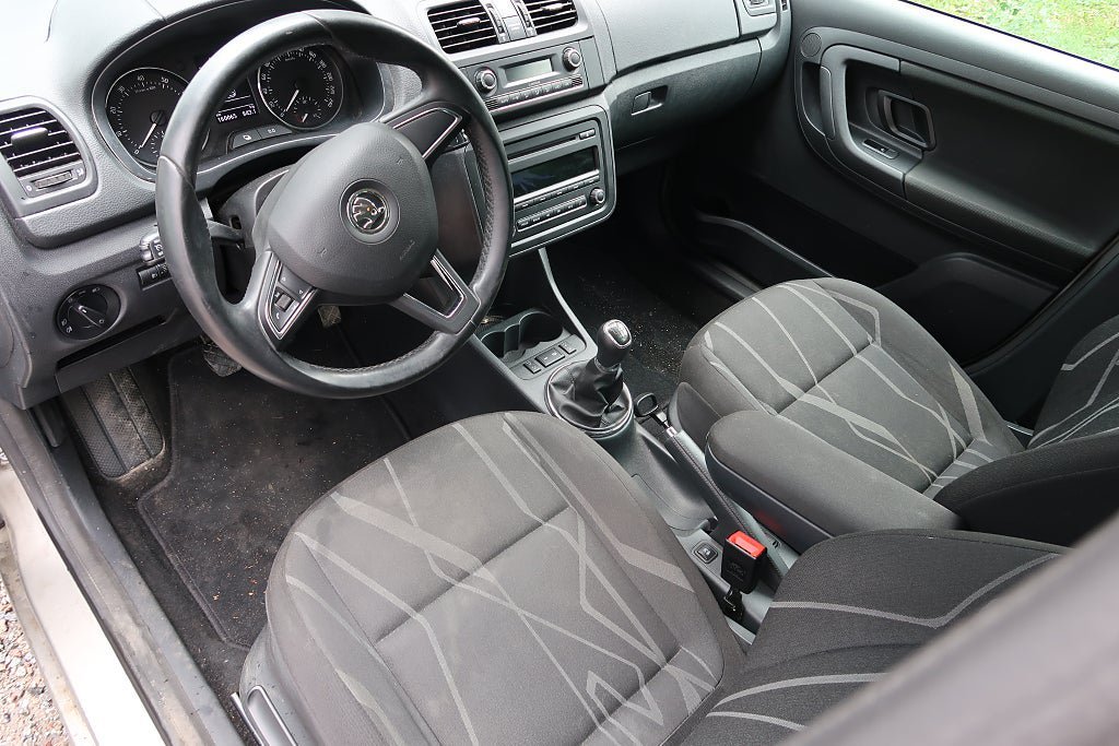 Vehicle Image 6